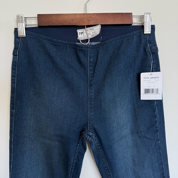 NWT Free People Penny Pull-On Flare Jeans Rich Blue Size 25 - Picture 4 of 14